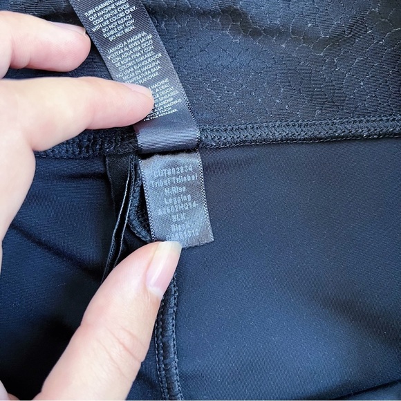 KORAL • Tribal Trilobal High Rise Legging black snake reptile texture sheer - Picture 5 of 11